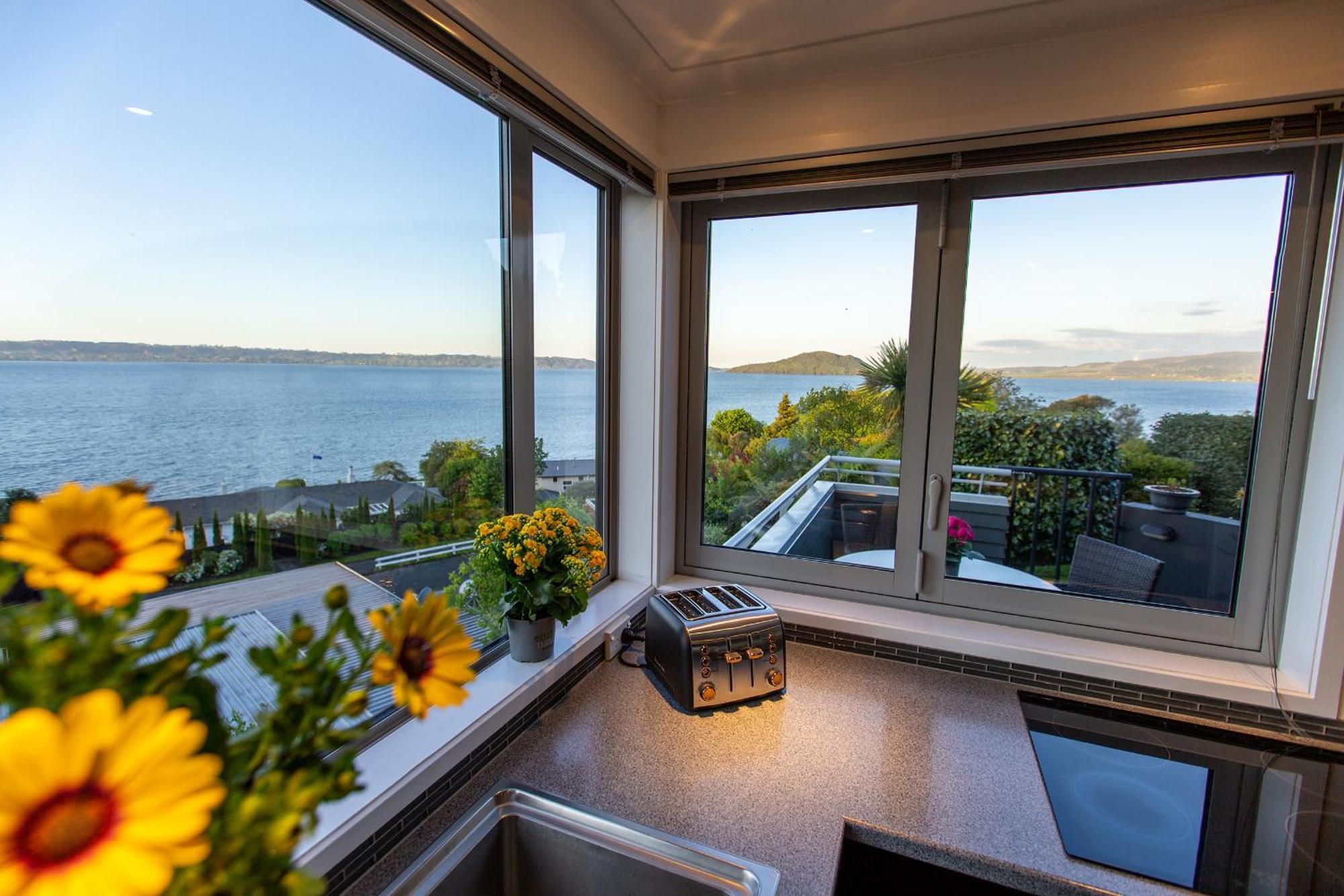 Rotorua Serenity Lakeview Retreat Extérieur photo