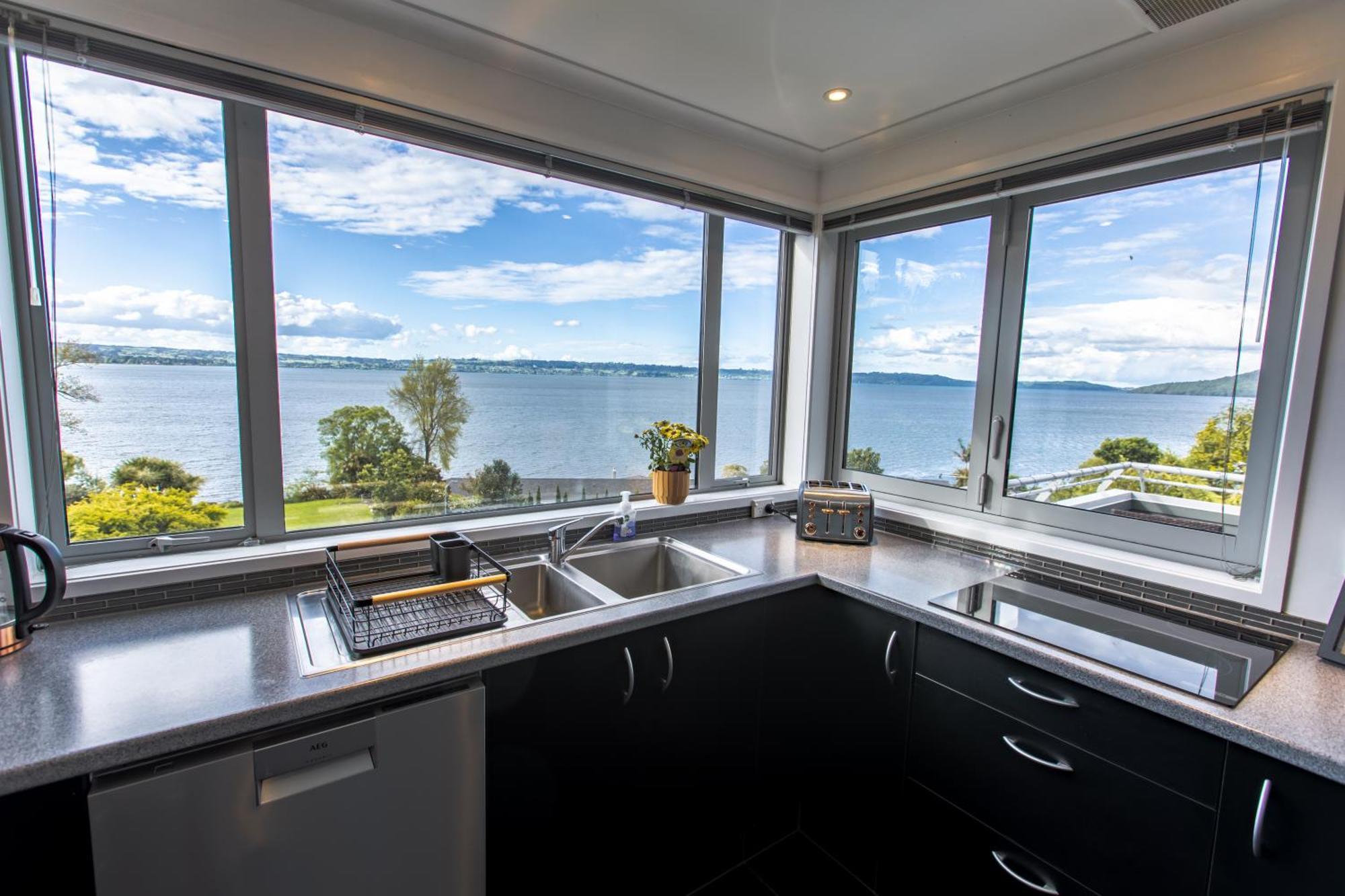 Rotorua Serenity Lakeview Retreat Extérieur photo